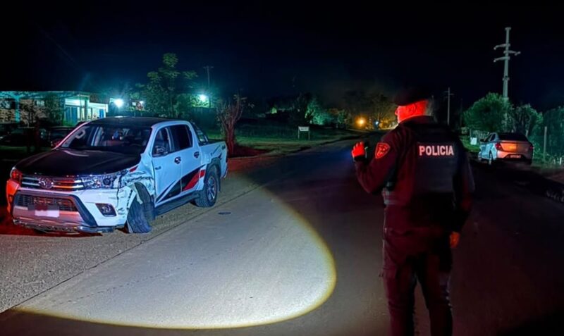 choque El Soberbio Ruta Provincial 2 Toyota Hilux Volkswagen Gol Country fuga