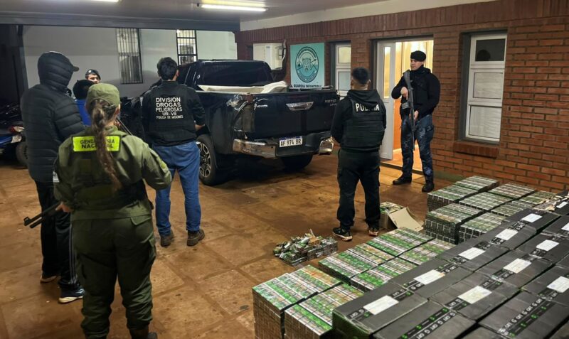 contrabando cigarrillos Azara operativo cerrojo Toyota Hilux robada Brasil cigarrillos