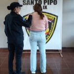 Atropelló a un motociclista con su auto, escapó para no asistirlo y cayó tras un allanamiento en su casa