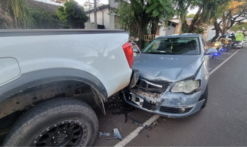 siniestro vial Posadas avenida Corrientes Volkswagen Passat Nissan Frontier