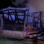 Un voraz incendio destruyó por completo una vivienda y hallaron una víctima fatal entre los escombros