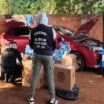 Esquivó un retén en pleno centro, abandonó el auto en una esquina y dejó un cargamento ilegal de millones