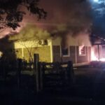 Se le incendió la casa tras un corte de luz y terminó internado con graves quemaduras
