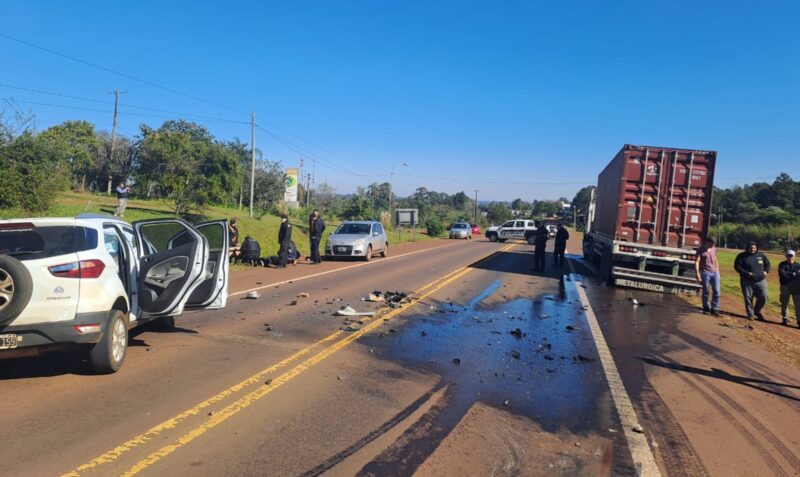 choque Alem Ruta 14 Ford Ecosport camión