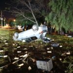 Intentó esquivar dos motos que se le cruzaron y terminó en la banquina