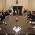 El Gobierno reordena su estrategia comunicacional tras perder terreno en la agenda pública