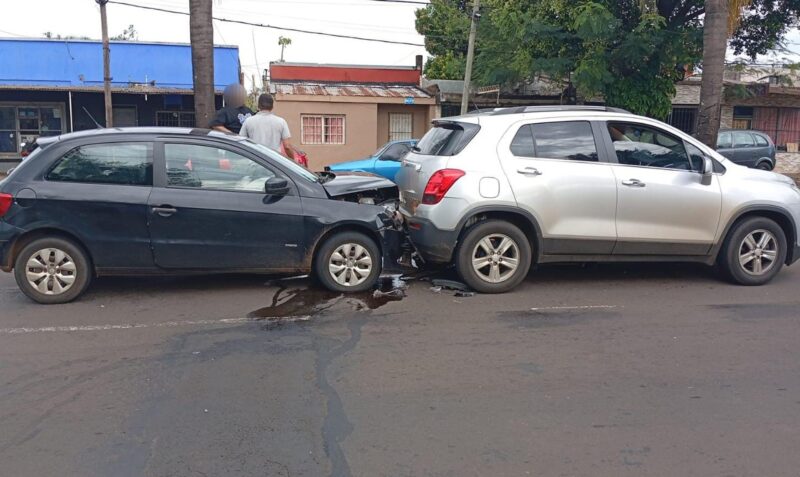 choque en cadena Posadas San Martin y Urquiza