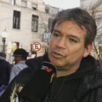 San Cayetano: El dramático testimonio de un trabajador ahogado en deudas que busca un milagro para no quedarse en la calle