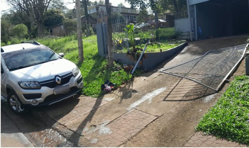 atropellado propio auto Obera Renault Sandero