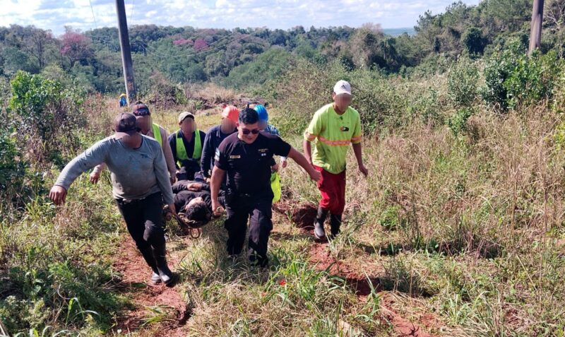 accidente laboral Loreto poda de arbol trabajador herido